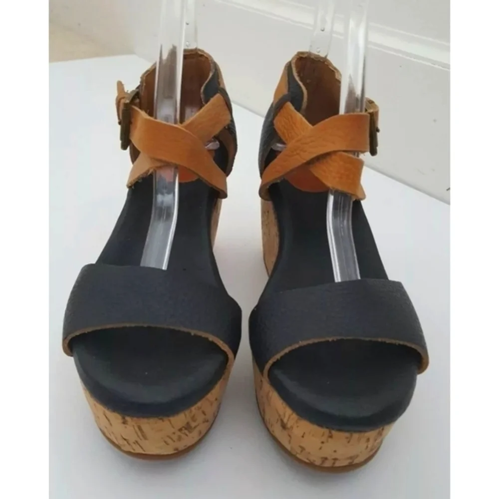 Anthropologie Gee Wawa wedge leather sandals 7.5
